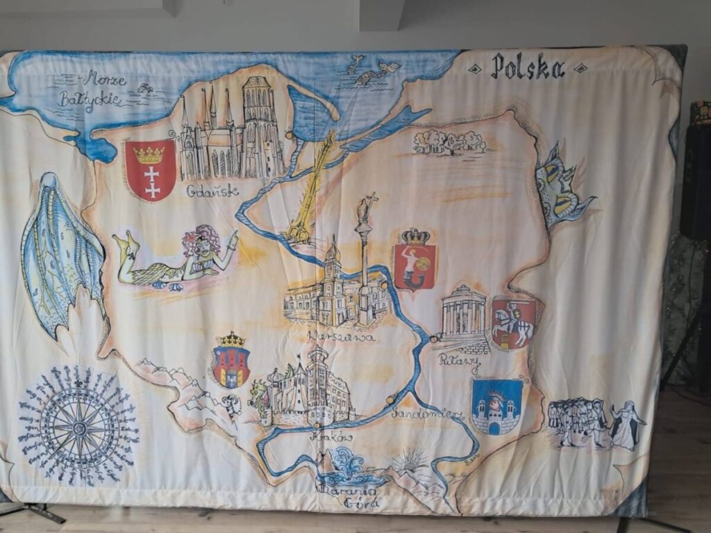 Teatr Gargulec przedstawia Nowe przygody Smoka Wawelskiego – czyli Wisłą przez Polskę 1 25 Scaled 3 1024x768