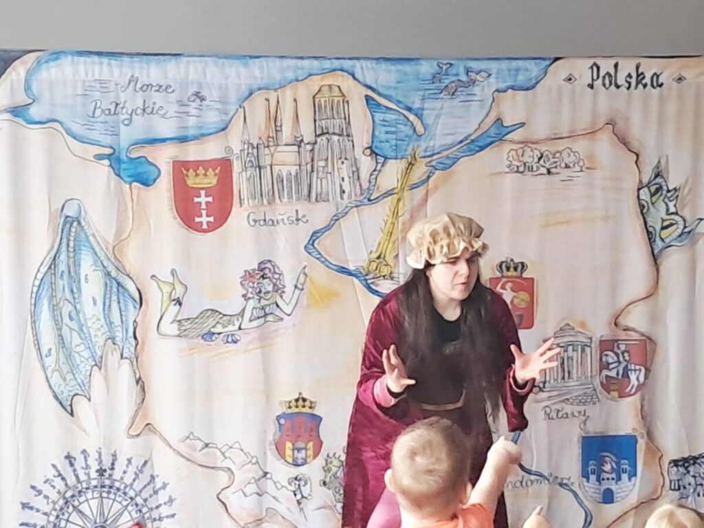 Teatr Gargulec przedstawia Nowe przygody Smoka Wawelskiego – czyli Wisłą przez Polskę 10 3 Scaled 2 1024x768