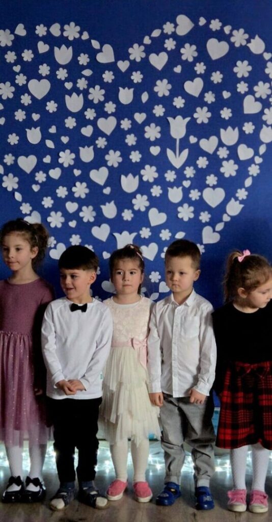 Dziś w naszym przedszkolu pojawili się wyjątkowi goście – Babcie i Dziadkowie 3 25 Scaled 1 534x1024