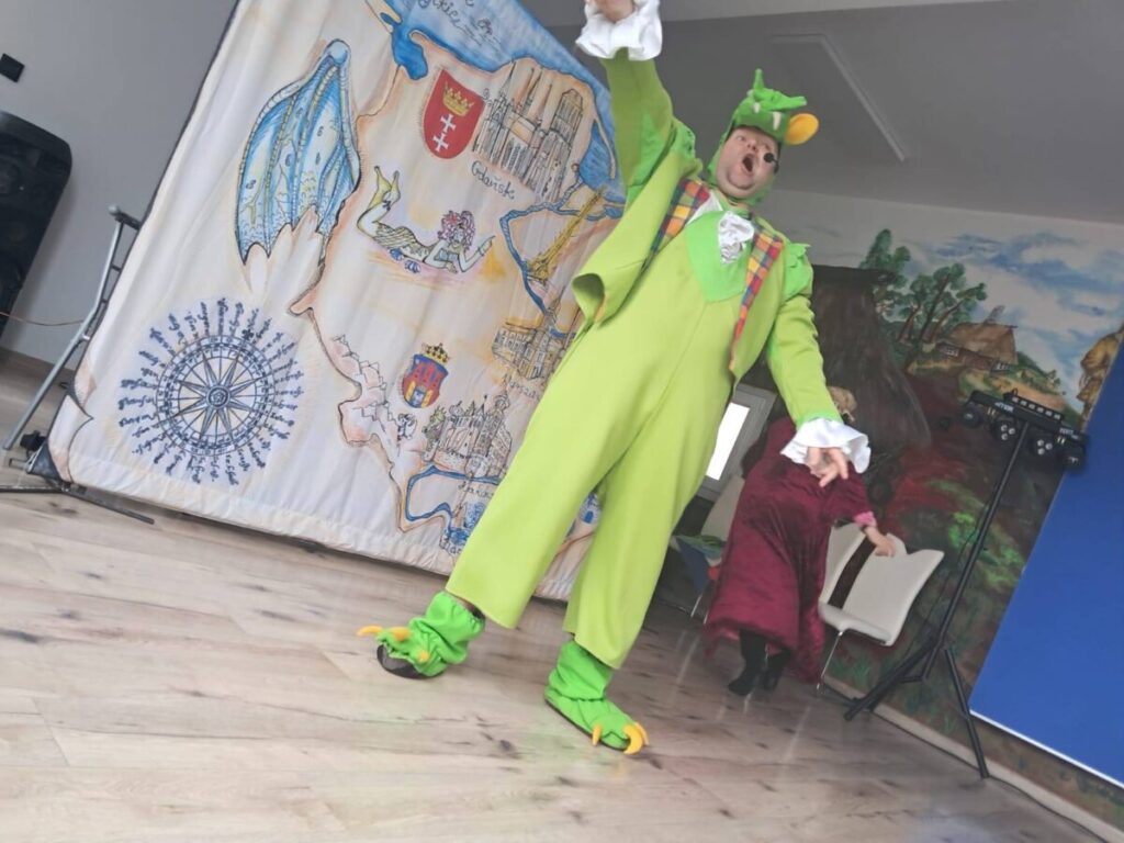 Teatr Gargulec przedstawia Nowe przygody Smoka Wawelskiego – czyli Wisłą przez Polskę 4 25 Scaled 3 1024x768
