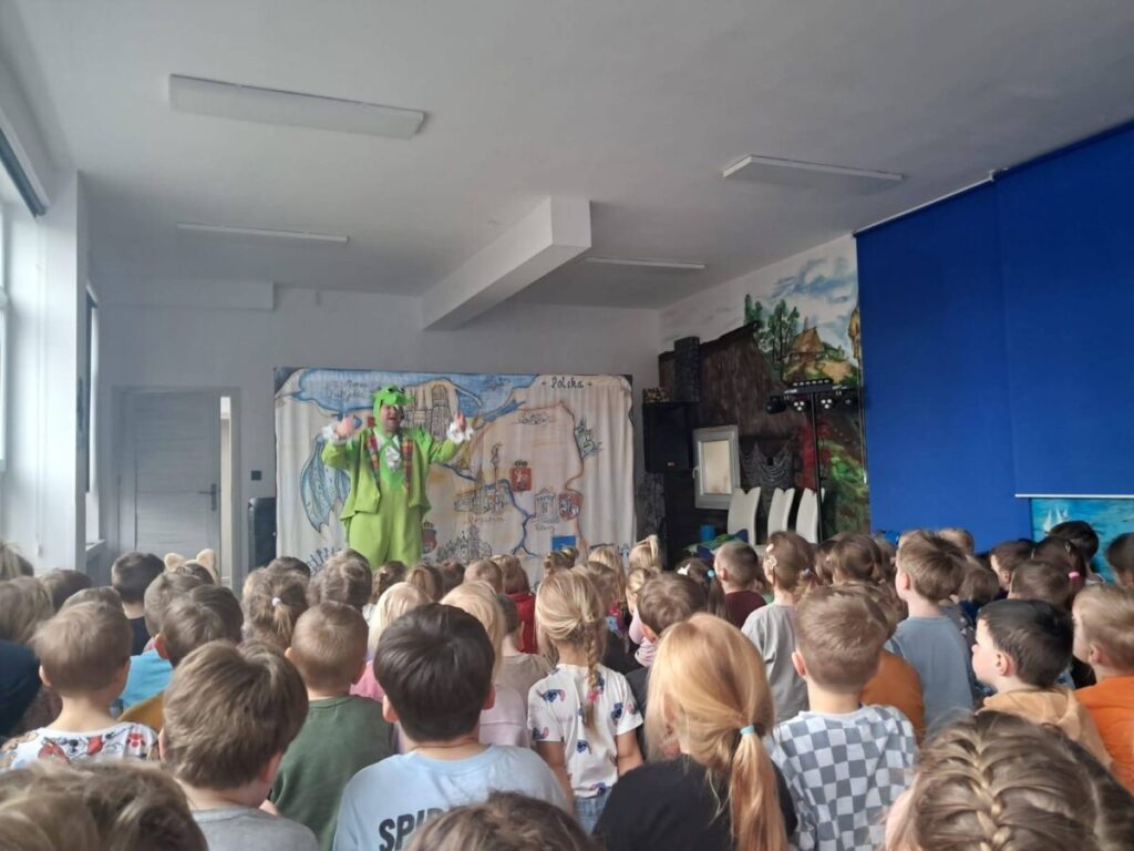 Teatr Gargulec przedstawia Nowe przygody Smoka Wawelskiego – czyli Wisłą przez Polskę 5 25 Scaled 3 1024x768