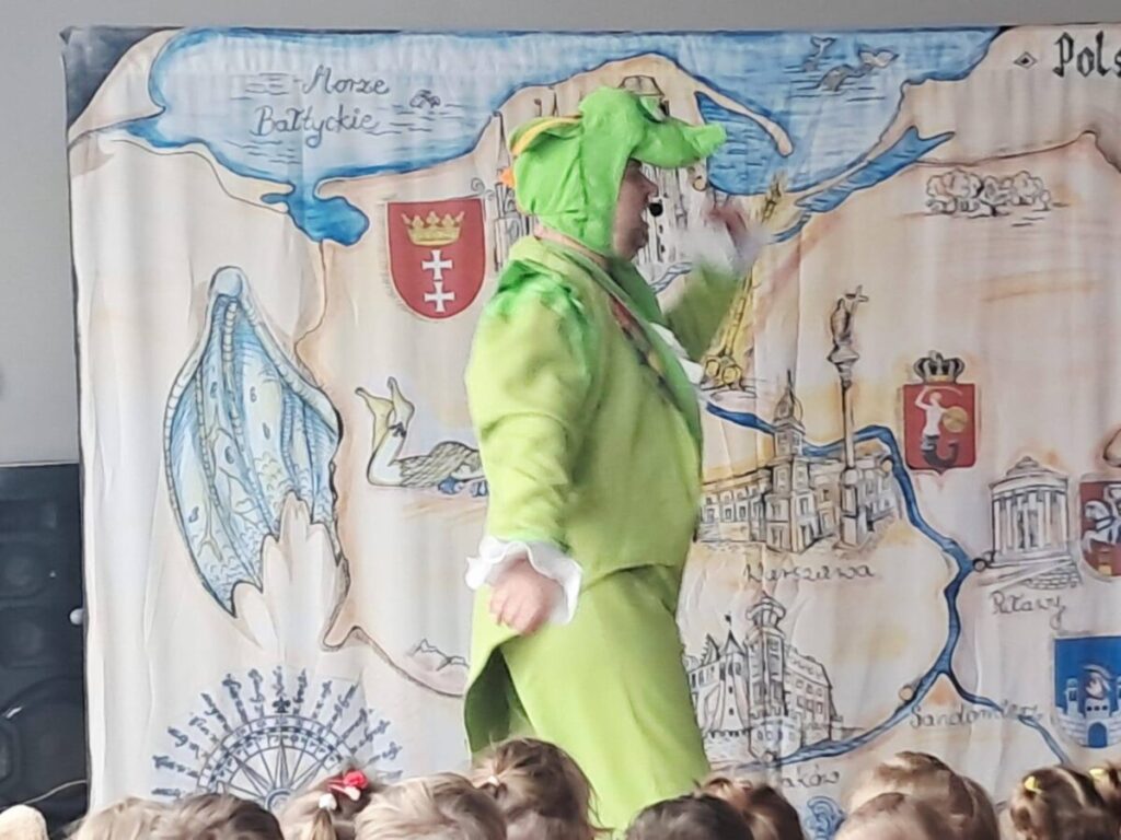 Teatr Gargulec przedstawia Nowe przygody Smoka Wawelskiego – czyli Wisłą przez Polskę 9 25 Scaled 3 1024x768